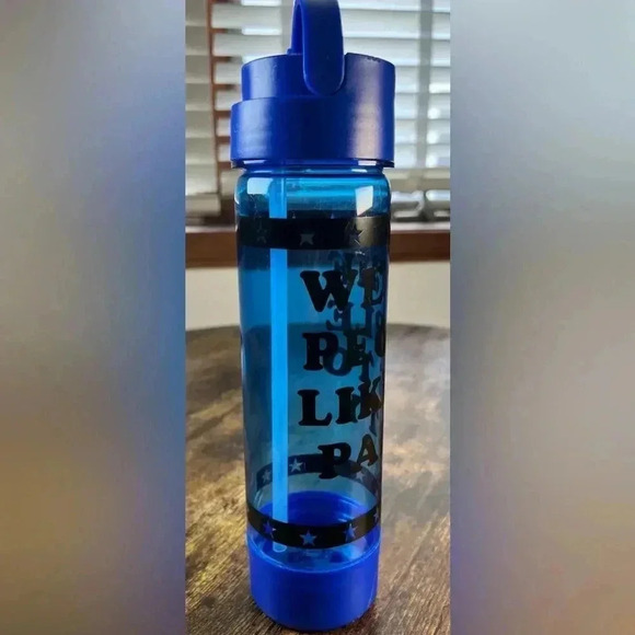 Victorias Secret | PINK Campus plastic water bottle - Picture 12 of 12